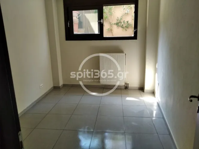 Ενοικιάζεται Νεόδμητη Ισόγεια Γκαρσονιέρα (Πυλαιώτικα) — φωτογραφία 3
